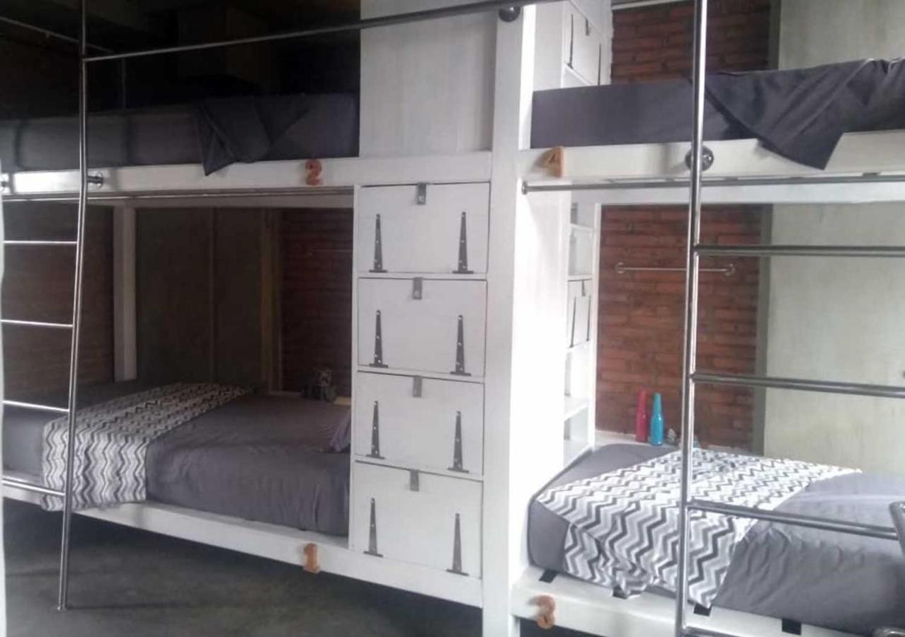 Shelter Hostel 玛琅 外观 照片